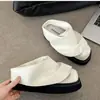 Sandalias de mula plisadas de nicho para mujer con suelas gruesas y tacones abiertos, nuevas chanclas de slip-on 2026 para uso exterior a la moda