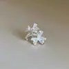Déjame Deslumbrar Pendientes Plateados Estilo Zhao Lusi para Niñas, Estilo Coreano, Pendientes de Diseño de Nicho de Alta Gama con Flores