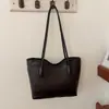 Nuevo bolso de axila de alta calidad para principios de otoño de 2026, bolso de hombro simple de gran capacidad, bolso tote para el trabajo, bolsos de mujer al por mayor