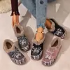 Novos Sapatos de Inverno 2025 para Mulheres Dropshipping Transfronteiriço Sapatos de Algodão com Forro de Lã para Aquecimento Sapatos Versáteis Bordados Old Beijing para Mulheres