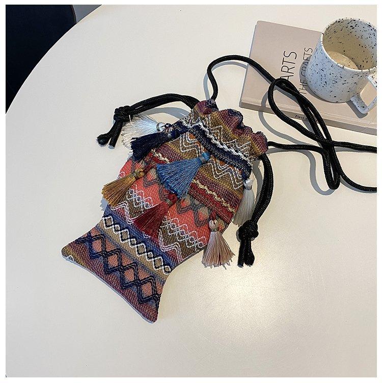 包包女可爱小挎包小鱼包云南民族风刺绣可爱逛街女士手机包单肩包