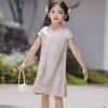 Roupa de Verão 2026 para Meninas: Qipao Leve de Manga Curta, Vestido Chinês Melhorado de Comprimento Médio para Crianças, Roupa Infantil