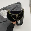 Bolso de un solo hombro con textura retro, Nuevo bolso cruzado casual de Invierno 2025, Bolso tipo dumpling casual simple y elegante para el día a día
