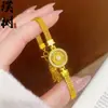 Moderna Superventas Arena Dorada Hielo Triturado Brújula de Ocho Tesoros Giratoria Collar para Mujer Borla Moneda Cadena para Clavícula Versátil Regalo