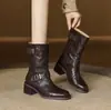 Artículo popular de lujo ligero ¡ganga de zapatos de Chengdu! Estilo británico hebilla piel de oveja de primera capa tacón grueso 5.5cm temperamento versátil botas de mujer