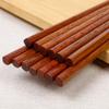 Palillos de Madera Maciza para el Hogar 25cm Palillos de Madera de Pino Rojo 10 Pares Antideslizantes No Propensos al Moho Grabado Vajilla de Madera Venta al por Mayor