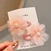 Novos Presilhas de Cabelo Infantis Frescas e Simples com Flores de Tecido Amassado e Pérolas, Doces Acessórios de Cabelo para Meninas, Conjunto de Dois