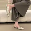 Sandálias Fechadas com Laço de Bolinhas Estilo Suave Coreano First Encounter Season para Mulheres, Sapatos Vazados Planos, Novo Modelo 2026