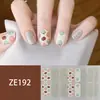 ZE16 refere-se a adesivos de unha estilo europeu e americano com grandes blocos de cor, estampas de leopardo, xadrez, estrelas, listras, e ornamentos para unhas.