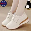 Mocassins Fashion Femininos 2026 Primavera Novos Versáteis Emagrecedores Plataforma Solado Sapatos de Mãe Leves Solado Macio Aumento de Altura Sapatos de Salto Único