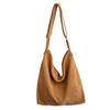 Vintage Casual Commuter Grande Bolsa de Ombro Feminina Outono 2024 Nova Bolsa de Veludo Cotelê Nicho Bolsa de Ombro All-match