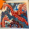 Regalo para Mamá y Personas Mayores Moda de Alta Gama Bufanda de Seda Versátil Cuadrada sin Tirantes Decorativa de Verano