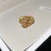 Conjunto de Anel Pulseira Abertura em Ouro 18K Banhado Zircônia Padrão de Superfície Torcida Estilo Elegante da Corte Joias Exquisitas para Mulheres