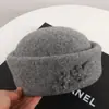 Boina de Lana con Flor de Invierno para Mujer, Nuevo Estilo Retro Cálido, Sombrero de Copa Pequeño, Moda, Temperamento, Gorro de Auxiliar de Vuelo, Gorro de Pintor, Tendencia