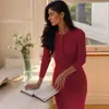 Vestido de Punto Nuevo Estilo Otoño e Invierno 2025 para Mujer, Vestido Ajustado al Cuerpo que Resalta las Caderas, Vestido Largo Elegante y Ceñido para Usar en Capas Debajo de un Abrigo