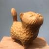 Sándalo Dorado Gato Tsundere Madera Maciza Cebada Misma Serie de TV Gato Dibujo Animado Lindo Regalo Pariente Talla en Madera Gato Celebridad de Internet Gato