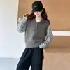 Conjunto de Roupa de Outono para Meninas 2026 Novo Estiloso Estilo Coreano Infantil Cinza Falso Duas Peças Malha e Jeans