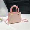 Nova Bolsa de Mão Feminina de Grande Capacidade Simples 2025 Design de Nicho de Alto Padrão Bolsa Feminina Tendência para o Dia a Dia