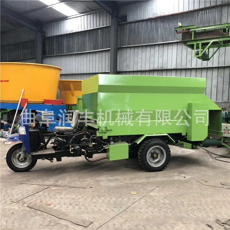 搅拌撒料车