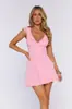 Vestido de gasa con volantes, escote en V pronunciado, cintura y dobladillo fruncidos, estilo socialité casual y moderno, estilo europeo y americano