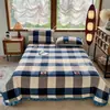 2026 Nuevo Estilo Terciopelo de Leche Acolchado Encaje Cubre Cama Falda de Cama Juego de Tres Piezas Sábana Cama Aireado Doble Capa Gasa Encaje Cubre Cama Individual