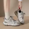 Zapatos de senderismo retro, tenis gruesos de suela gruesa, nuevo estilo para mujer para 2026, zapatillas deportivas casuales, perfectos para combinar con pantalones de pierna ancha en otoño