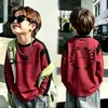 Camiseta infantil de algodão puro com gola redonda e mangas compridas, novo estilo primavera/outono, corte solto, design color block, adequada para usar em camadas, top para meninos