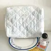 Bolsa de Cosméticos Floral Aguamarina Gran Capacidad Linda Portátil Algodón Acolchado Bolsa de Almacenamiento para Cosméticos Bolsa de Lavado Suave
