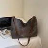 Bolsa Transversal Casual com Carta de Comércio Exterior Transfronteiriço, Bolsa de Ombro Elegante e Versátil para o Trabalho, Bolsa de Ombro Tipo Saco Simples de Grande Capacidade