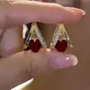 Nuevos Pendientes de Lujo Ligero Versátiles Moda Simple Retro Coreano Corazón Geométrico Cobre Zircón de Alto Nivel Temperamento Wholesale