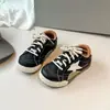 Zapatillas para niños 2026 primavera y otoño nuevo moda estrella casuales zapatos sucios para niños zapatos deportivos para niñas de escuela primaria