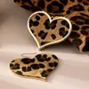 Moda Femenina Retro de Moda Chica Popular Estampado de Leopardo Otoño e Invierno Personalizados Corazón de Melocotón Versátiles Pendientes