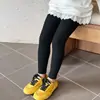 Pantalones básicos de color liso para niñas, leggings elásticos, pantalones largos acanalados de algodón fino suaves y de alta elasticidad para niños, corte ajustado y cómodos