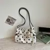 Bolsa Polka Dot Nova Tendência Verão 2026 com uma Vibe Relaxada, Moda Color-Blocking, Alto Apelo Estético, Bolsa Transversal, Bolsa de Mão Exquisite