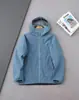 Jaqueta de Tempestade Leve Taizhou Niaojia Jk de Camada Única com Borracha Laminada de Três Camadas para Proteção Contra Chuva Forte, Adequada para Homens e Mulheres