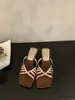 Sandalias de cuña con tiras finas cruzadas, puntera cuadrada, diseño de nicho, para mujer, textura de gamuza, elegantes, que aumentan la altura, para exteriores, de tacón alto