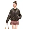Moderna Solapa Transmisión en Vivo Más Vendido Chaqueta de Cuero Corta con Cuello Alto Ropa de Abrigo Chaqueta de Motocicleta para Mujer 26 Años Nuevo Estilo Primavera/Otoño