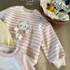Moletom infantil listrado com forro de fleece para outono e inverno 2026, novo top estiloso e fofo de desenho animado para meninas