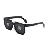 Gafas de sol cuadradas de mosaico divertidas negras con texto personalizado, gafas de píxeles, accesorios para sesiones de fotos de reunión anual y fiesta de cumpleaños