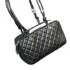 Bolso pequeño nuevo estilo vintage, bolso tipo almohada de boliche de cuero genuino blanco y negro, bolso de hombro para debajo del brazo color panda, moderno y versátil