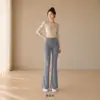 Calça Feminina de Outono/Inverno Prada com Barra Flare Micro, Textura Pele de Tubarão, Cintura Alta, Levanta Bumbum, Forro de Veludo, Calça Flare Preta para Yoga