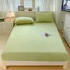 Sábana Bajera Ajustable de Terciopelo de Leche Pieza Única Otoño e Invierno Más Terciopelo Terciopelo de Coral Funda de Cama Cubre Cama Funda de Colchón Universal Todas las Estaciones Artículo Único Al por Mayor