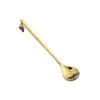 Juego de Tenedor y Cuchara de Acero Inoxidable Navideño L Transfronterizo con Colgante de Fresa Lindo Cuchara de Postre Tenedor de Fruta Cuchara de Café Caja de Regalo