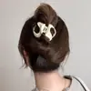 Clipe de abóbora em forma de letra simples feminino 2024 novo grampo de cabelo de alta qualidade sentido para trás cabeça meio cabelo tubarão clipe