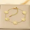 Pulsera de moda de margarita transfronteriza, lujo ligero con un toque de alta gama, flor de cinco pétalos con incrustaciones de diamantes de colores, joyería de acero inoxidable para mujer