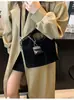 Bolsas de Camurça Transfronteiriças para Mulheres, Grande Capacidade, Nova Versátil Bolsa Transversal Retro Outono e Inverno 2026, Bolsa de Mão para o Trabalho