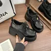 Mocassins de sola grossa estilo britânico para mulheres, novos sapatos de couro com cadarço vintage para o outono de 2026 para estudantes combinarem com saias