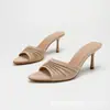 Zapatos de tacón alto de gamuza verde dopamina, nuevas sandalias de tiras finas de punta abierta con pliegues de alta gama, pantuflas sexys de verano