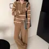 Conjunto de Punto Rayado con Cuello Camisero y Media Cremallera para Mujer, Nuevo Estilo Transfronterizo Otoño e Invierno Conjunto de Dos Piezas: Suéter Pulóver y Pantalones de Pierna Ancha