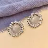 Pendientes de Metal Estilo Europeo y Americano con Forma de Flor y Textura Tridimensional, de Gama Alta, Personalizados, de Nicho, Pendientes de Moda para Mujer, Venta al por Mayor